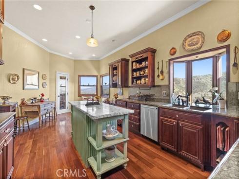 28061  Modjeska Grade  , Modjeska Canyon, CA