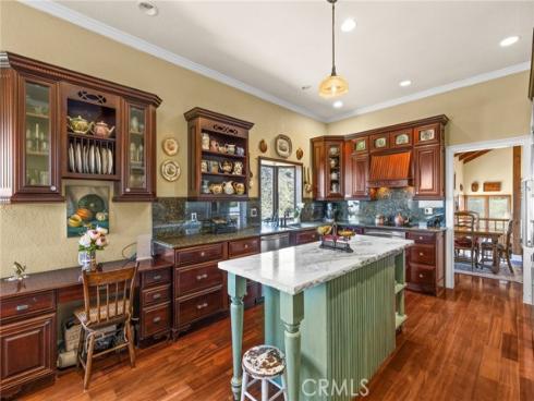 28061  Modjeska Grade  , Modjeska Canyon, CA