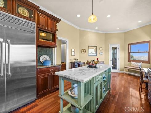 28061  Modjeska Grade  , Modjeska Canyon, CA