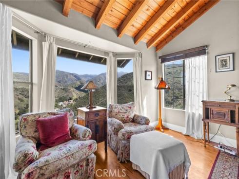 28061  Modjeska Grade  , Modjeska Canyon, CA