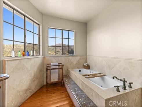 28061  Modjeska Grade  , Modjeska Canyon, CA