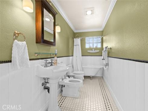 28061  Modjeska Grade  , Modjeska Canyon, CA