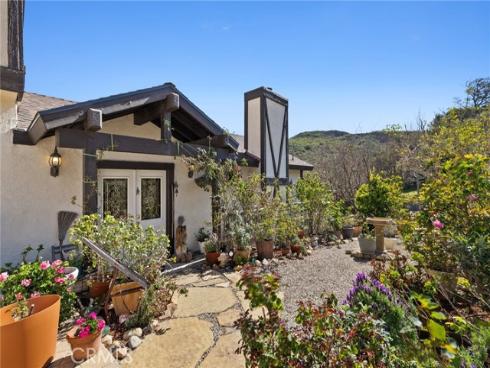 28061  Modjeska Grade  , Modjeska Canyon, CA