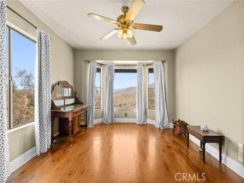 28061  Modjeska Grade  , Modjeska Canyon, CA