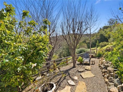 28061  Modjeska Grade  , Modjeska Canyon, CA