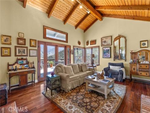 28061  Modjeska Grade  , Modjeska Canyon, CA