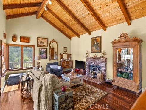 28061  Modjeska Grade  , Modjeska Canyon, CA