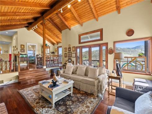 28061  Modjeska Grade  , Modjeska Canyon, CA