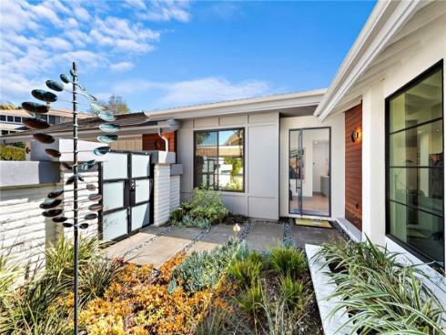 17 Monaco , Newport Beach, CA