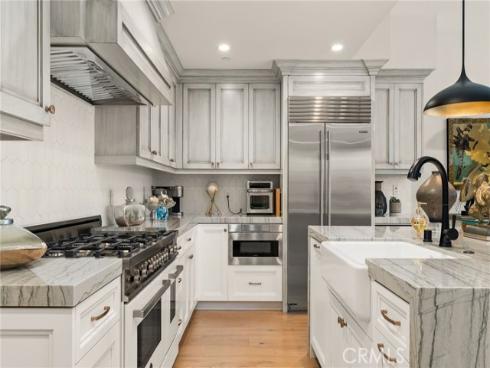 115 E Bay Avenue, Newport Beach, CA