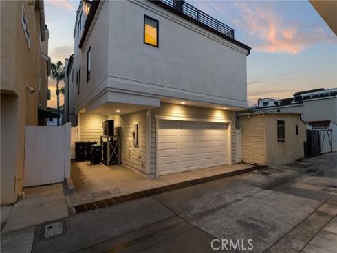 115 E Bay Avenue, Newport Beach, CA