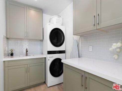 1703  Plaza Del Sur  , Newport Beach, CA