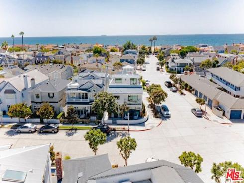 1703  Plaza Del Sur  , Newport Beach, CA