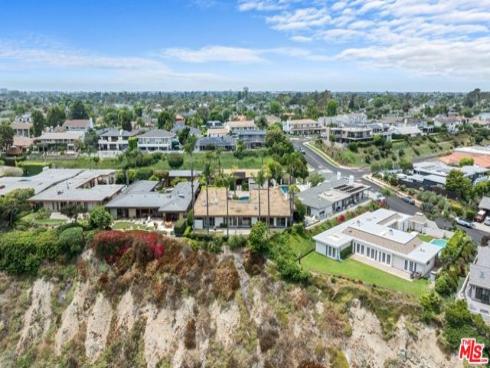 1542 Galaxy Drive, Newport Beach, CA