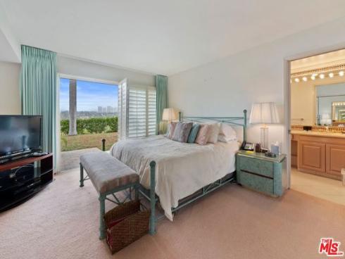 1542 Galaxy Drive, Newport Beach, CA