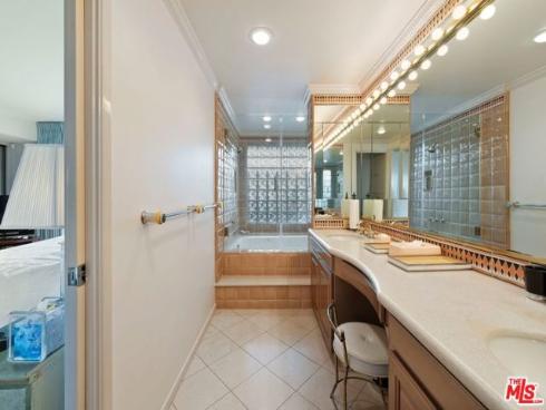 1542 Galaxy Drive, Newport Beach, CA