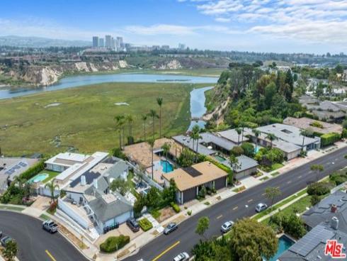 1542 Galaxy Drive, Newport Beach, CA