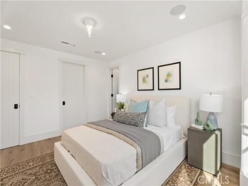 337 Holmwood Drive, Newport Beach, CA