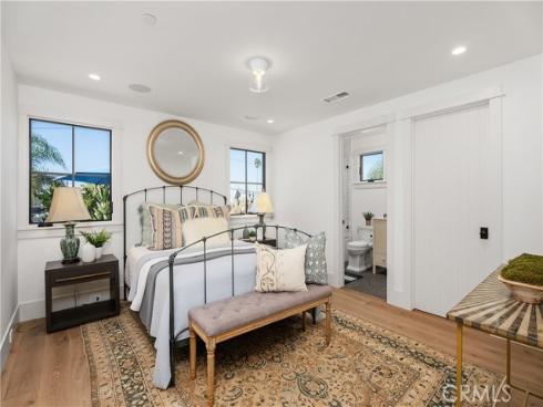 337 Holmwood Drive, Newport Beach, CA