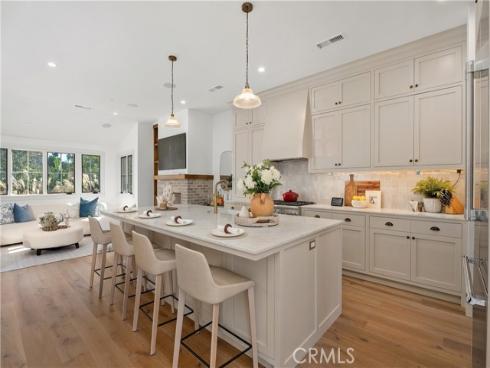 337 Holmwood Drive, Newport Beach, CA