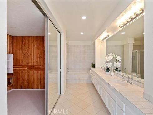 7 Northampton 104 Court, Newport Beach, CA