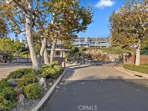 7 Northampton 104 Court, Newport Beach, CA