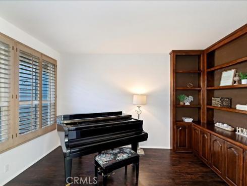 7 Northampton 104 Court, Newport Beach, CA