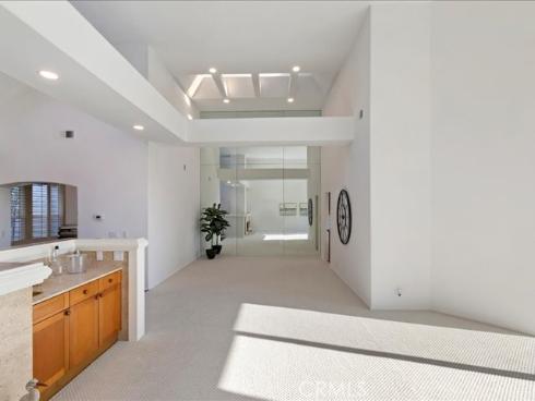 7 Northampton 104 Court, Newport Beach, CA