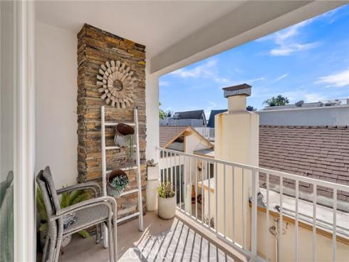 331 Walnut Street, Newport Beach, CA