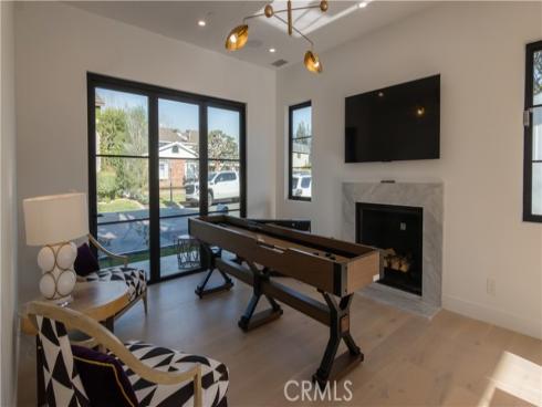 600 Powell Place , Newport Beach, CA