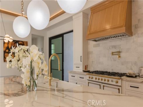 600 Powell Place , Newport Beach, CA