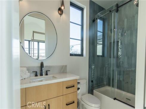 600 Powell Place , Newport Beach, CA