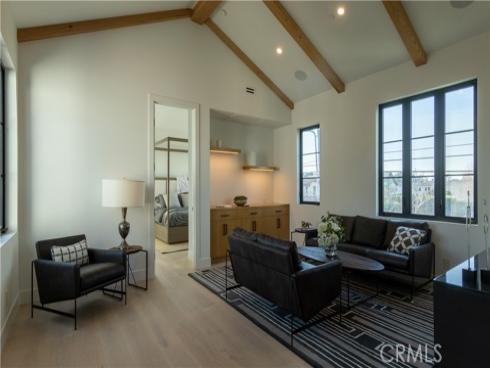 600 Powell Place , Newport Beach, CA