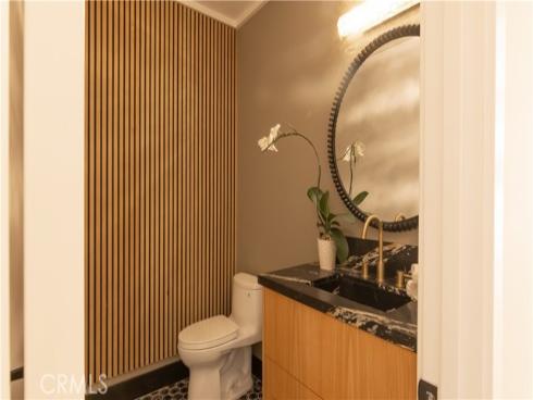 600 Powell Place , Newport Beach, CA