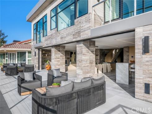 433 Harbor Island Drive, Newport Beach, CA