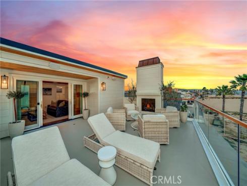 114  Oceanfront  , Newport Beach, CA