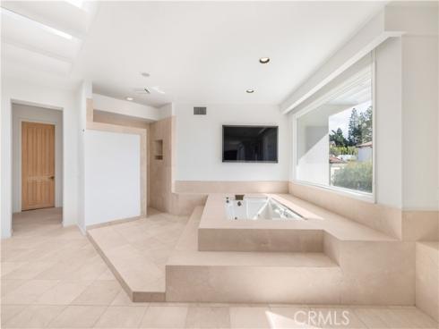 2  Inverness   Lane, Newport Beach, CA