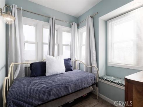 1113 W Balboa Boulevard, Newport Beach, CA