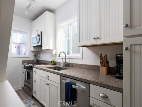 1113 W Balboa Boulevard, Newport Beach, CA