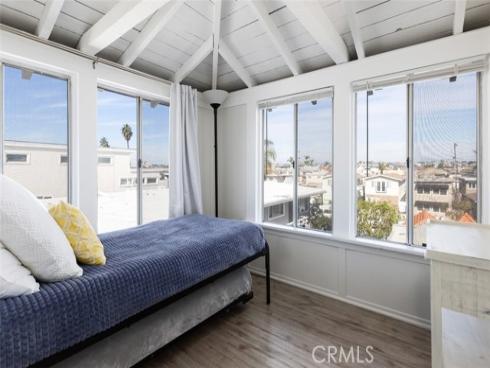 1113 W Balboa Boulevard, Newport Beach, CA