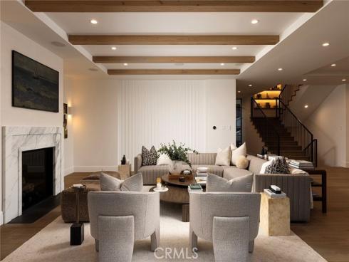 702 Saint James Place, Newport Beach, CA