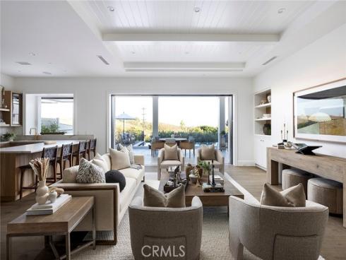 702 Saint James Place, Newport Beach, CA