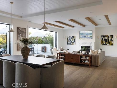 702 Saint James Place, Newport Beach, CA