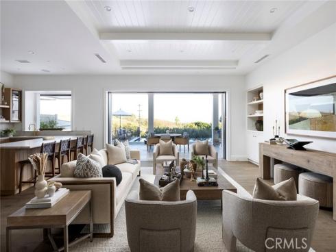 702 Saint James Place, Newport Beach, CA