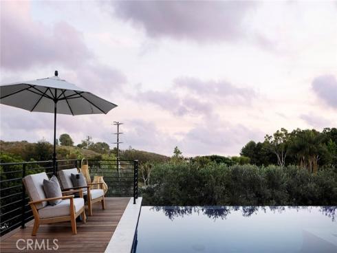 702 Saint James Place, Newport Beach, CA