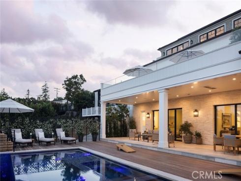 702 Saint James Place, Newport Beach, CA