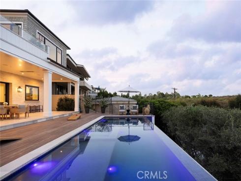 702 Saint James Place, Newport Beach, CA