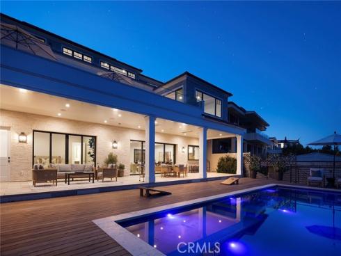 702 Saint James Place, Newport Beach, CA