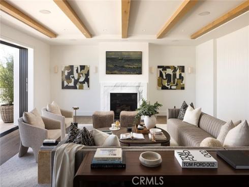 702 Saint James Place, Newport Beach, CA