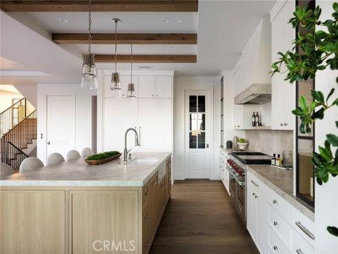 702 Saint James Place, Newport Beach, CA